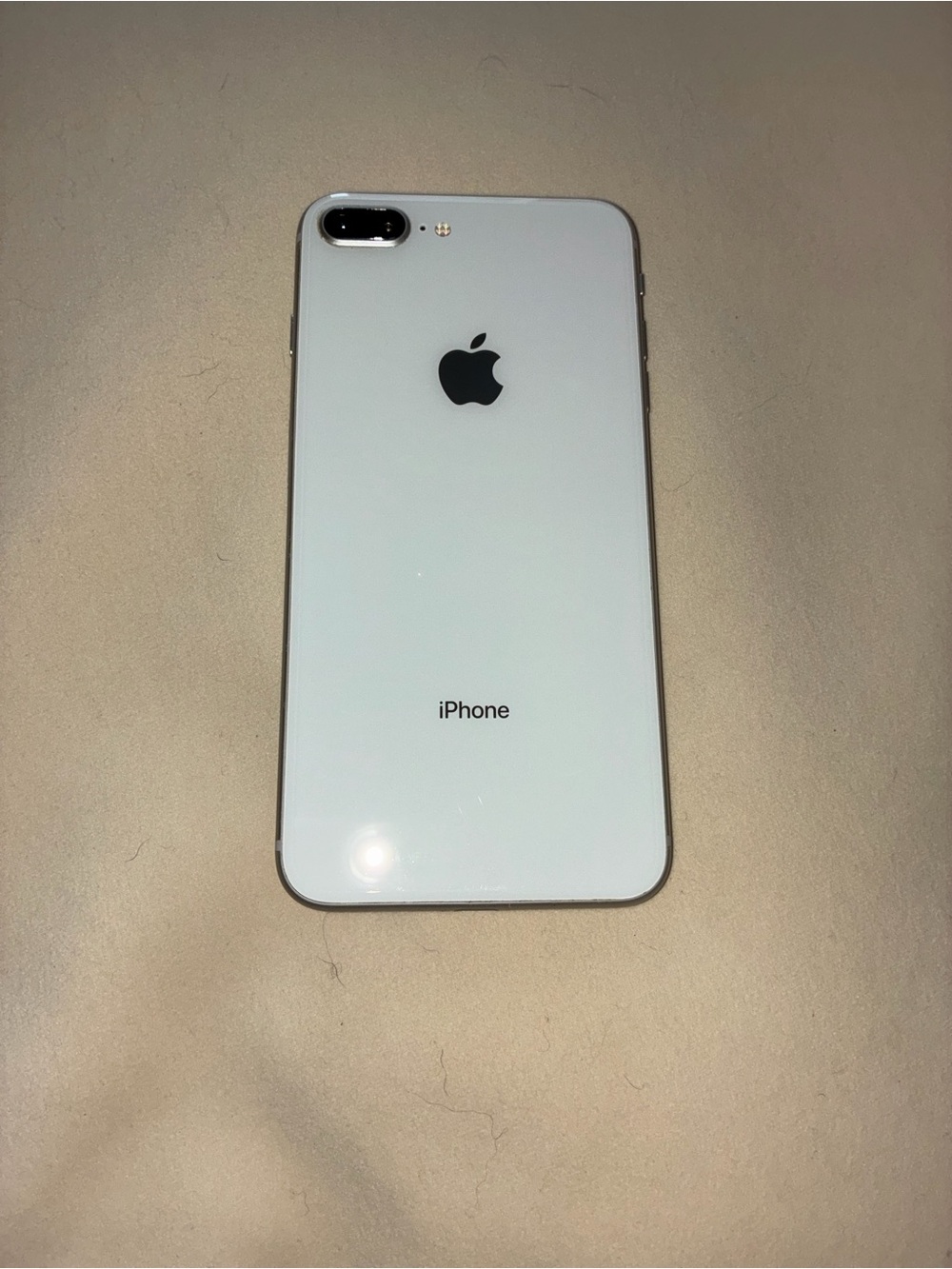 Apple iPhone 8 Plus Silver FOR PARTS OR REPAIR Not Working - Picture 4 of 10